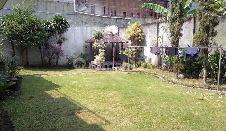 Luxury House for Rent, Large Front and Back Garden Near Pasteur Toll Road, Maranatha, Borma in the Wing of Batu Mountain