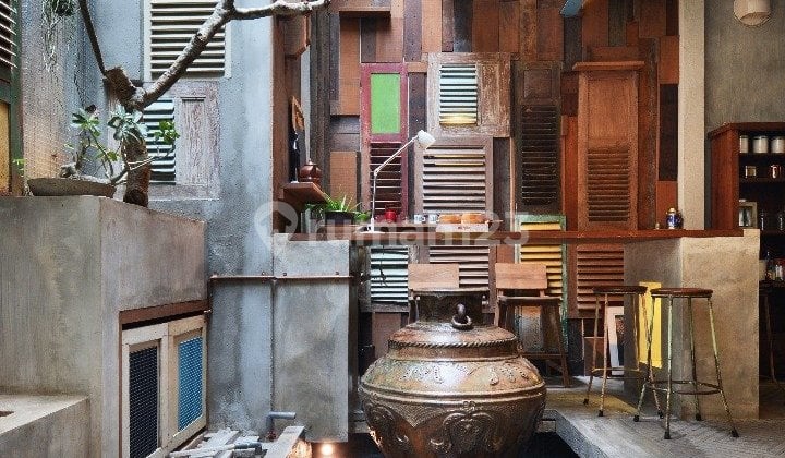 Nice move-in ready fully furnished house in the prime area of Pondok Indah