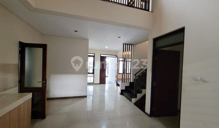 Rumah Batununggal 2 Lantai Terenovasi SHM Siap Huni
