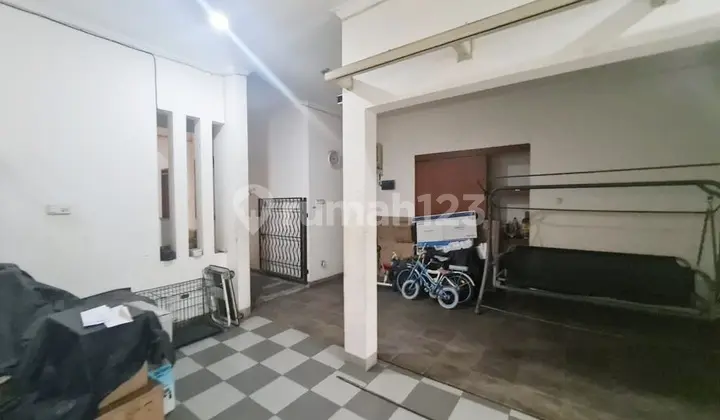 Rumah Besar Singgasana Lokasi Premium & Strategis SHM Siap Huni Bandung Kota