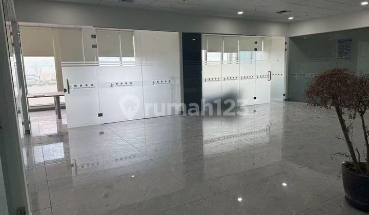 Disewakan Office Gold Coast PIK. Semi Furnish Rapih & Siap Pakai