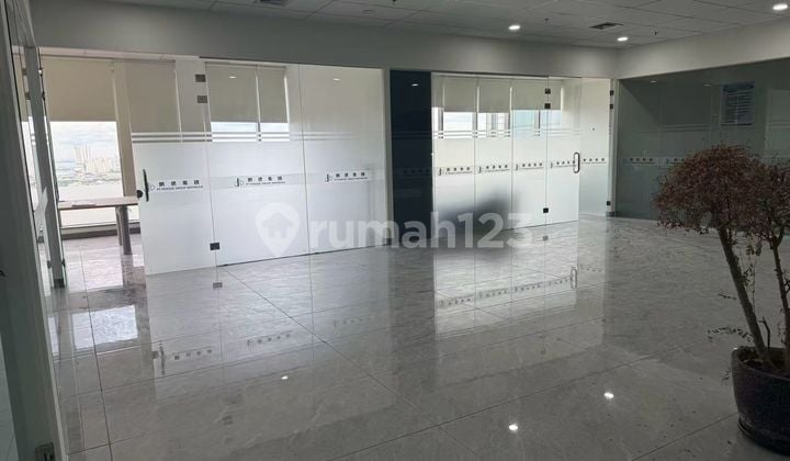Disewakan Office Gold Coast PIK. Semi Furnish Rapih & Siap Pakai