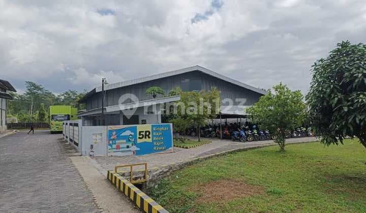 Factory & Warehouse in Industrial Red Zone (suitable for Production / Industry)