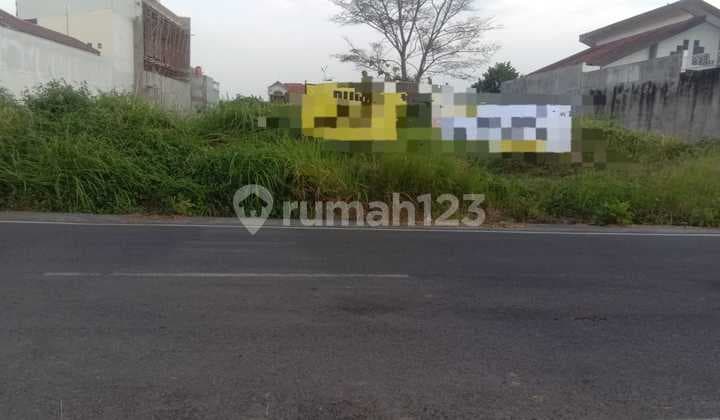 LAND IN THE CENTER OF SOLO CITY, 26 METERS FRONT WIDTH, NEAR MANAHAN STADIUM AND SOLO PARAGON MALL.
