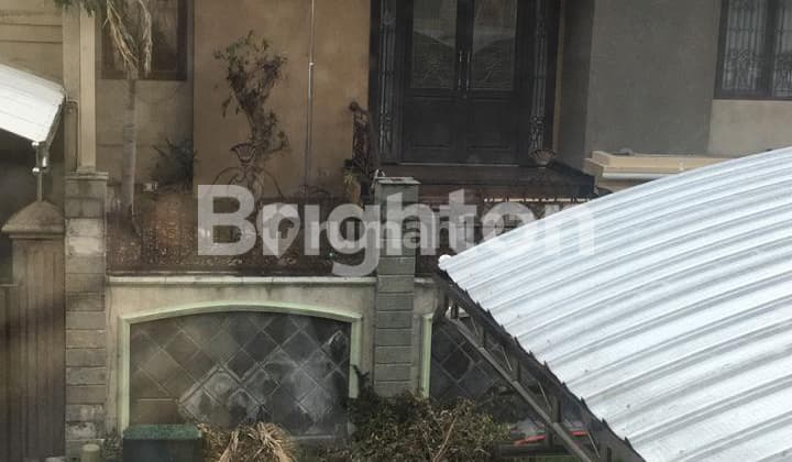 RUMAH MEWAH DI CENTRAL PARK REGENCY MULYOSARI 2 1/2 LANTAI