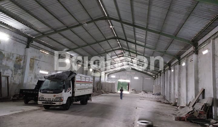 GUDANG + BANGUNAN KANTOR DEKAT KOPASSUS KANDANG MENJANGAN