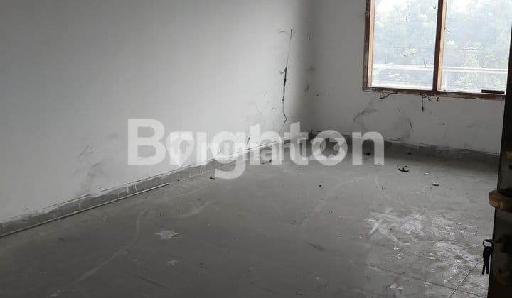 RUKO 2 ( DUA ) LANTAI, STRATEGIS , ROW JALAN LEBAR, DI JALAN PROVINSI, DAERAH KARTASURA