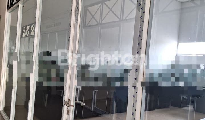 RUANG USAHA DI DALAM AREA MENARA ONE APARTMENT, SELANGKAH DARI KAWASAN WISATA THE HERITAGE PALACE DAN THE TJOLOMADOE SOLO