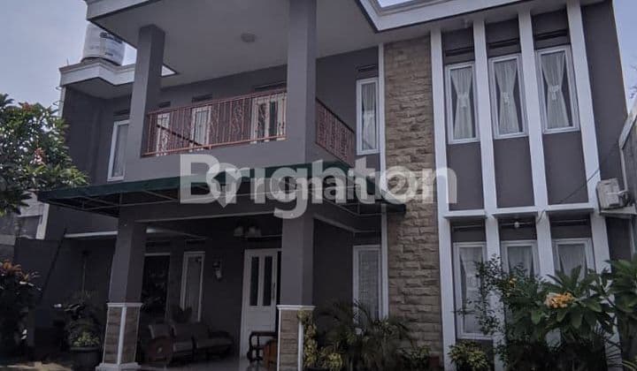 RUMAH MEWAH FULLY FURNISHED 2 LANTAI HALAMAN LUAS TENGAH KOTA SOLO