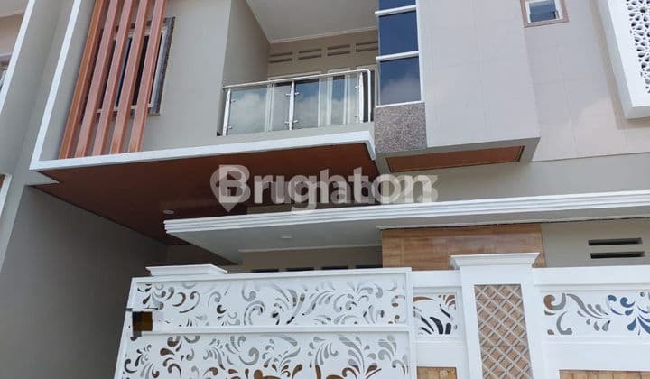 RUMAH MEWAH 2 LANTAI TENGAH KOTA SOLO