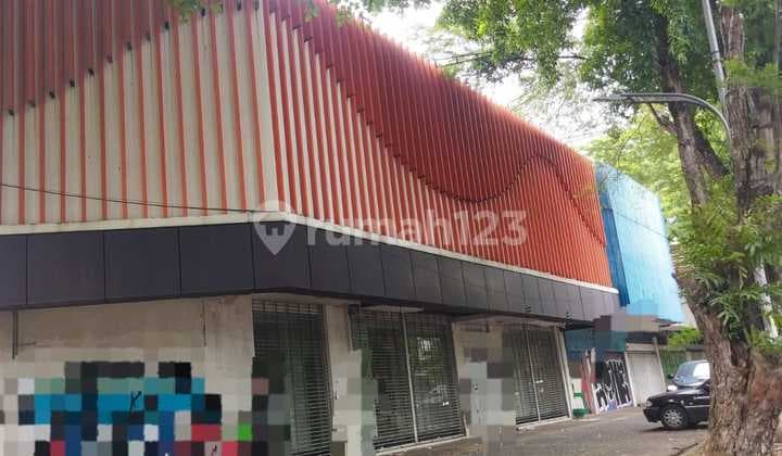 Ruko (bangunan Ruang Usaha) Di Jalan Protokol Slamet Riyadi Pusat Kota Solo