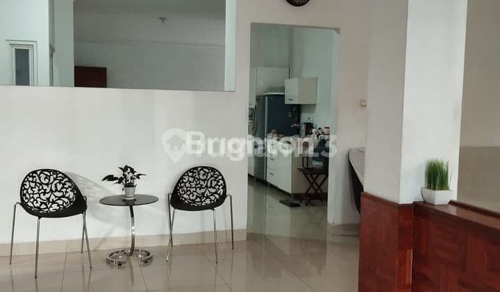 RUMAH 3 LANTAI TENGAH KOTA SOLO LUAS TANAH 414 m2 LUAS BANGUNAN 650 m2