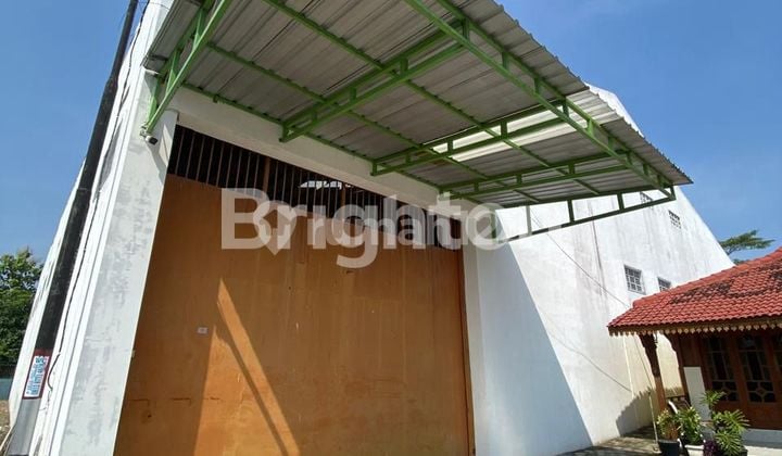 GUDANG AKSES CONTAINER + RUMAH JOGLO