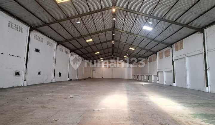 Gudang Tengah Kota Solo Baru bisa Diakses Truck Container, Truck Trailer, Terletak di Tengah Pusat Bisnis Perdagangan & Perkantoran Solo Baru, Terletak di Tepi Jalan Raya