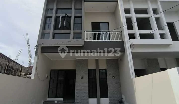 JUAL RUMAH WISMA MUKTI SURABAYA MODERN MINIMALIS ADA 2 UNIT JUAL RUMAH WISMA MUKTI SURABAYA MODERN MINIMALIS ADA 2 UNIT