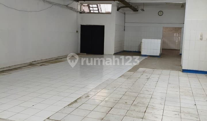 Disewakan Ruang Usaha di Roa Malaka, Sangat Cocok untuk Gudang, Resto atau Supermarket Grab, Gojek Dl