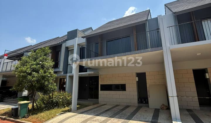 Dijual Bu Rumah 3 Lantai 4+1 BR Semi Furnished di Cluster Wisteria Anthia Ujung Menteng Jakarta Timur