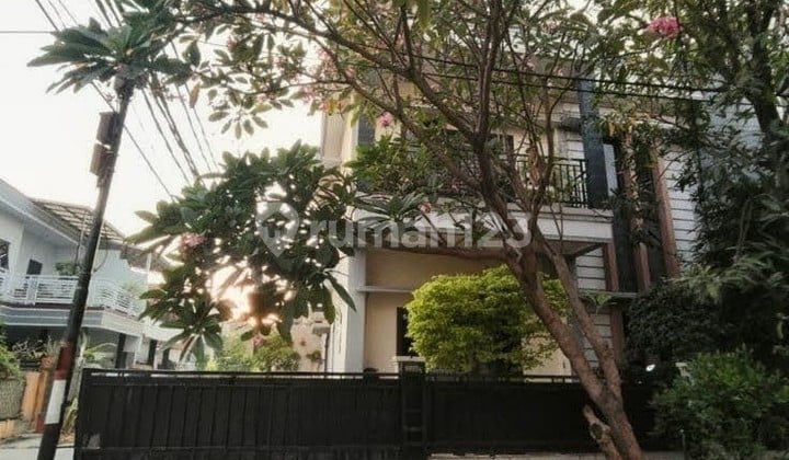 Dijual Rumah 2 Lantai di Kelapa Gading - Harga Nego