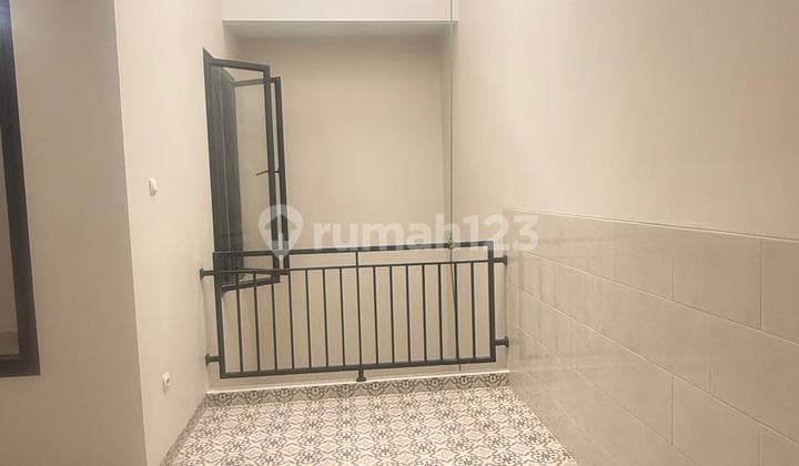 Dijual Rumah di Pulo Asem - Lokasi Strategis!