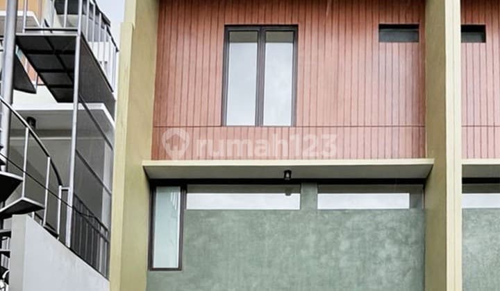 Dijual Rumah Lokasi Strategis di Kelapa Gading