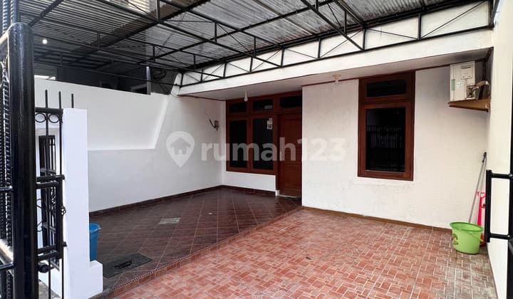 Dijual Rumah Standard di Kelapa Kopyor Timur