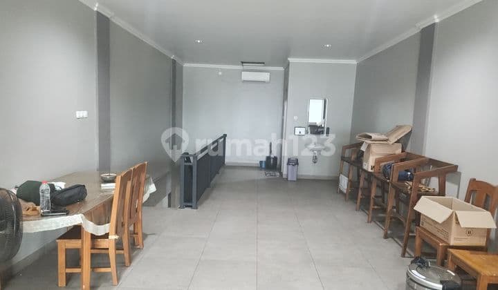 Dijual Ruko Full Renov 3 Lantai di Bekasi Town Square Bekasi