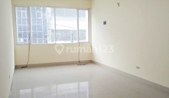 Dijual Ruko 4 Lantai Bangunan Baru di Tengah Kota Jakarta Pusat.