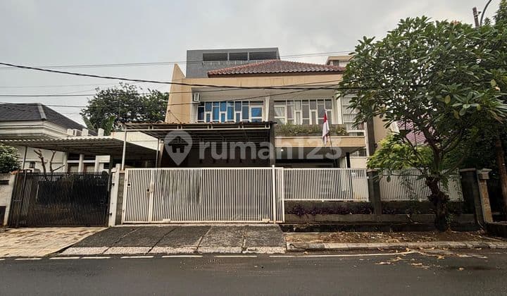 Disewakan Rumah Semi Furnished di Jalan Utama Taman Duren Sawit