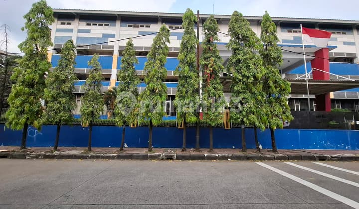 Dijual Tanah dan Bangunan di Arteri Kelapa Gading - Lokasi Strategis