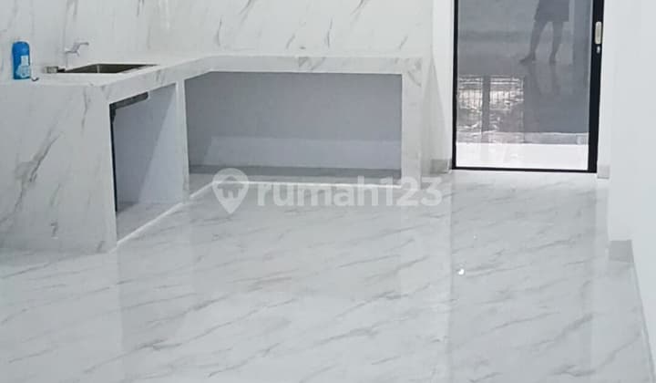 Dijual Rumah di Harapan Indah - Lokasi Strategis