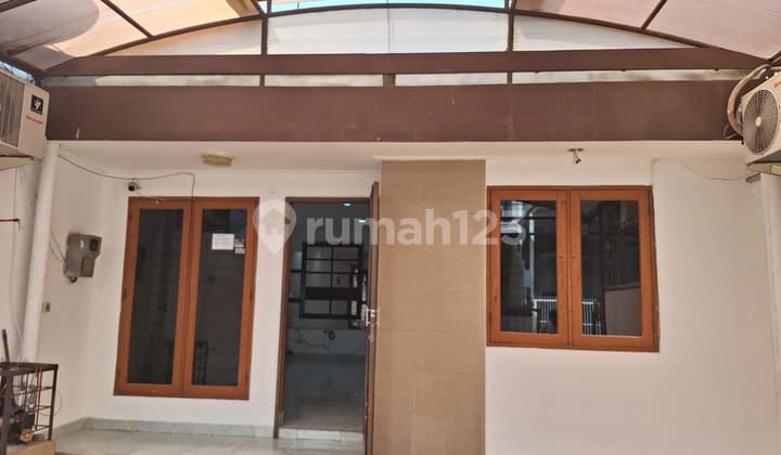 Disewakan Rumah Lokasi Belakang Mall Kelapa Gading Persis