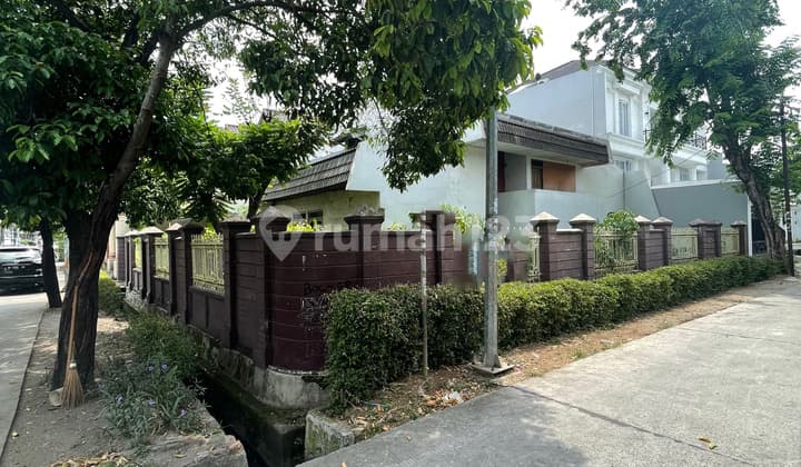 Dijual Rumah Tua Kayumas hook