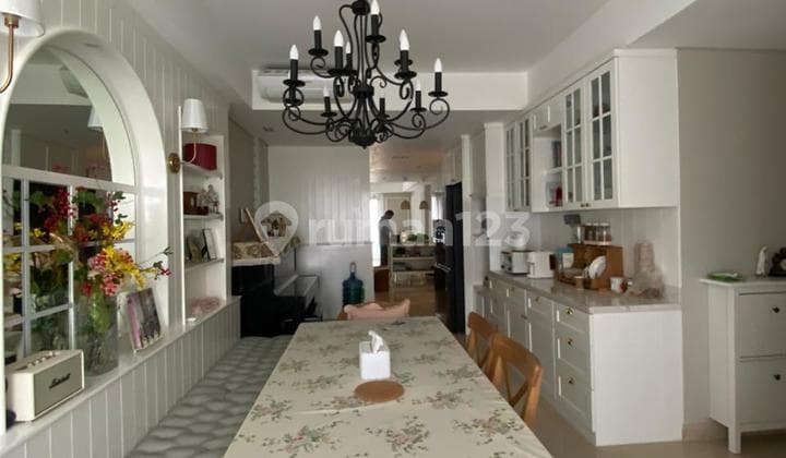 2 Adjacent Apartments in Goldcoast, PIK