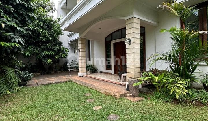 Dijual Rumah di Barito Kebayoran Baru