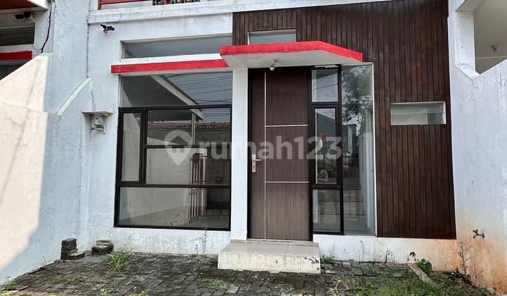 New house in Bekasi City, Bekasi, flood-free, ready to occupy.