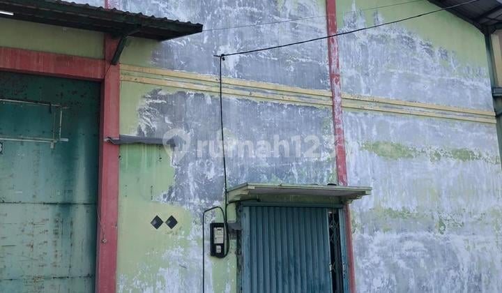 Gudang di komplex pergudangan Sinar Buduran II, Sidoarjo Gudang di komplex pergudangan Sinar Buduran II, Sidoarjo