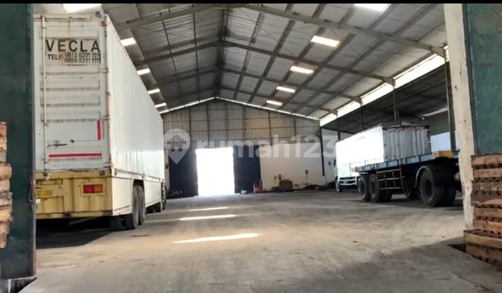 Your Warehouse, Surabaya Your Warehouse, Surabaya