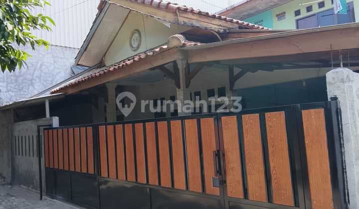 Rumah + Kos - Kos'an Termurah di Margonda Depok , Dekat ke Stasiun Pondok Cina Depok
