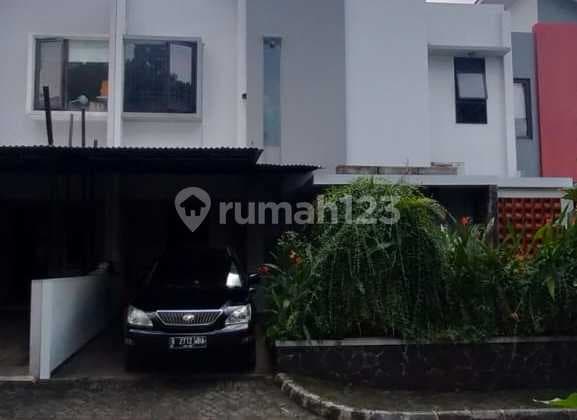 Dijual Rumah Asri Siap Huni di Qb Townhouse Bintaro Tangsel