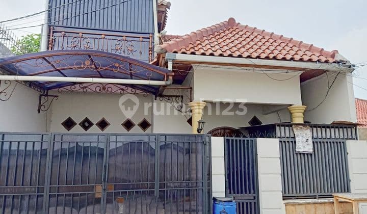 Dijual Rumah di Hoek di Tanjung Barat, Jakarta Selatan