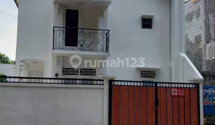 Termurah Dijual Rumah Hoek Sektor 6 di Gading Serpong Tangerang