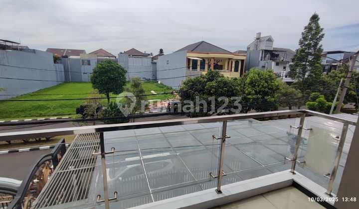 Jual Rumah Bagus di Mekar Wangi Siap Huni