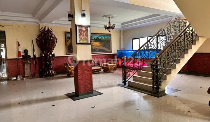 Gedung Perkantoran 3LT 2.145m2 HGB Lokasi Strategis di Tanah Abang