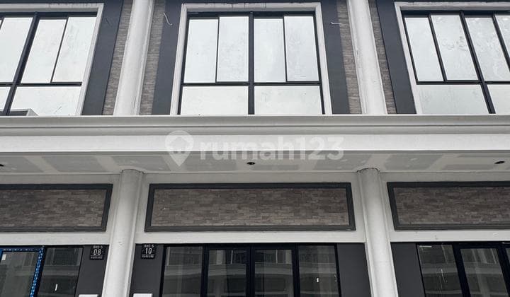 Ruko Harvard Pik 2 3Lt 56M2 Hadap Boulevard Siap Pakai