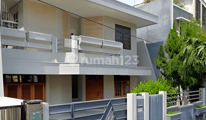 Rumah 2lt 12x25 300m2 4+1kt di Perumahan Green Garden Boulevard