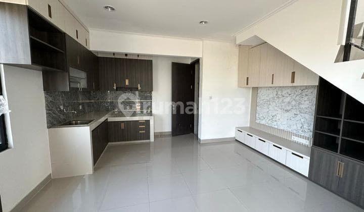 Jarang Ada! Rumah Hoek Baltimore Pik 2 Ext 4,5X10 Semi Furnished