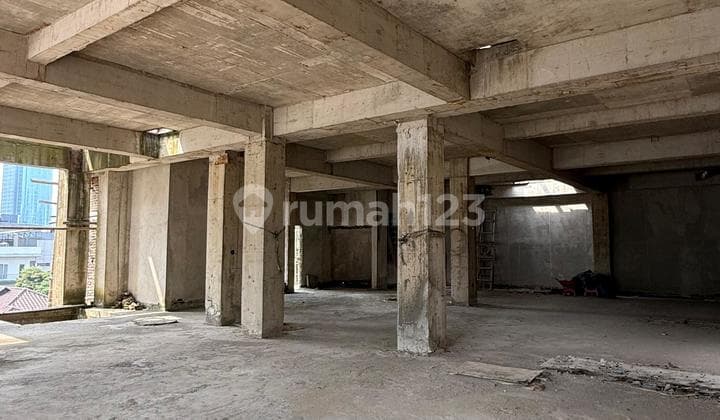 Gedung Komersial 5Lt 426M2 SHM Strategis di Setiabudi Jaksel