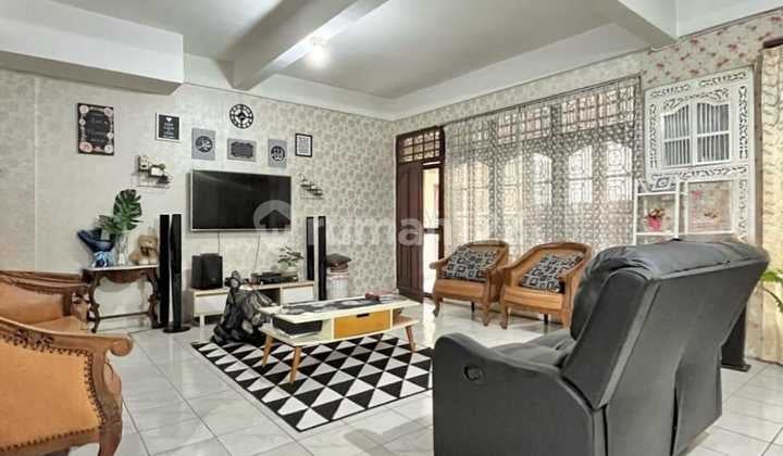 Rumah Luxury 2Lt 464M2 7+1Kt di Mampang Prapatan Jaksel Siap Huni