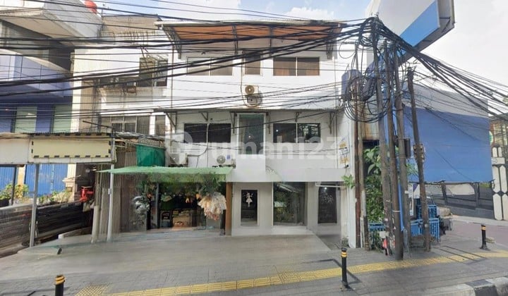 Ruko 3Lt Luas 81m2 Strategis Pinggir Jalan Raya Kebayoran Baru
