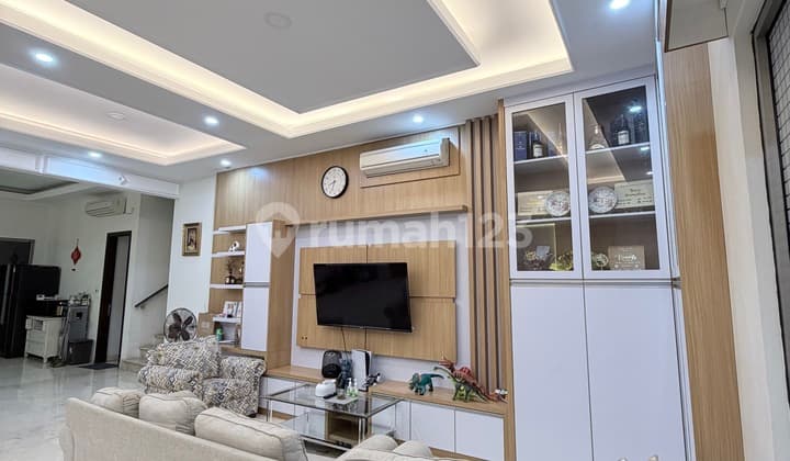 Good Deal! Rumah Cantik Full Furnished 10X20 di Concerto Beach Golf Island Pik